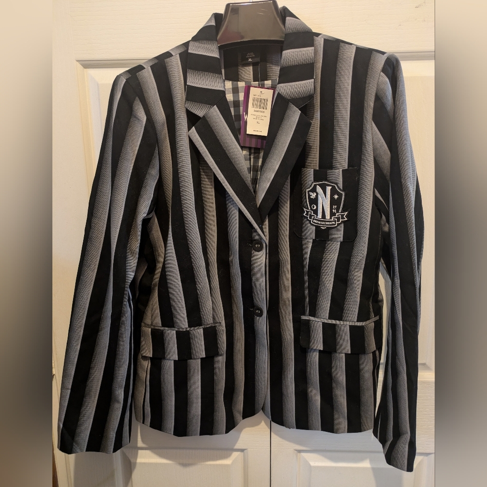 Wednesday Nevermore Academy Uniform Blazer With Embroidered Patch Size XL New - Picture 2 of 14